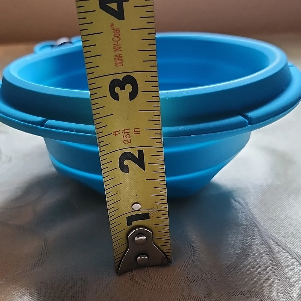 Collapsible Travel Pet Water, Food, Treat  Bowl With Clip NEW wo Tag